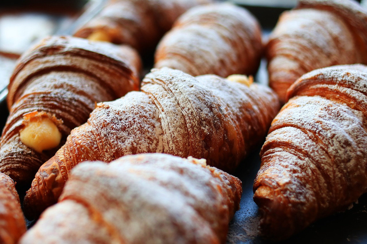 bread, croissants, food-4077812.jpg