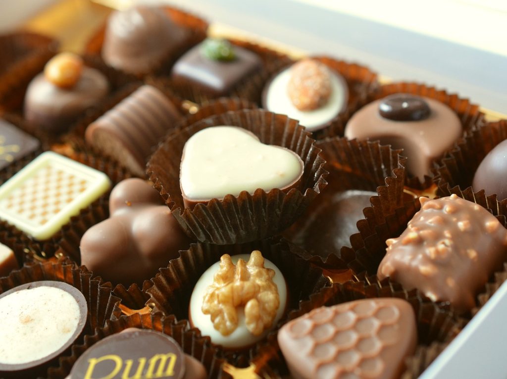 chocolates, food, sweets-491165.jpg